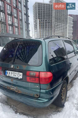 Минивэн Volkswagen Sharan 1998 в Киеве