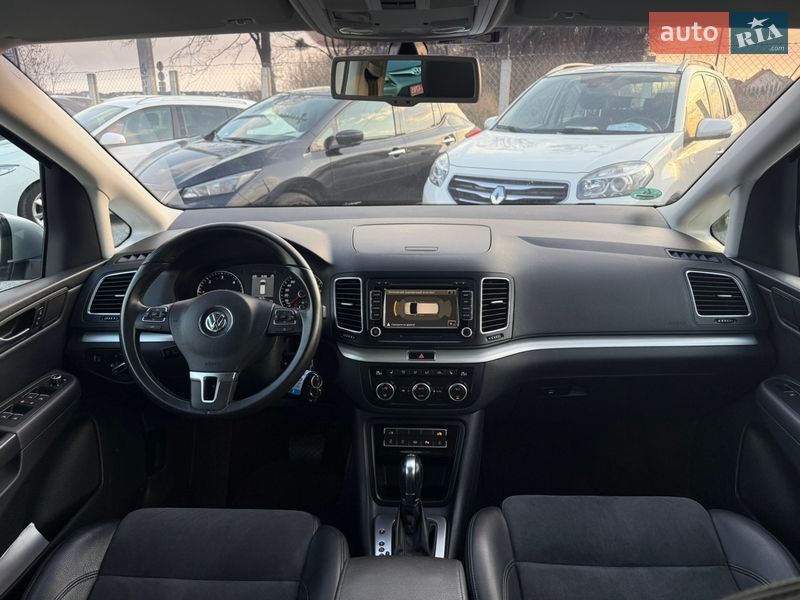 Минивэн Volkswagen Sharan 2014 в Ровно