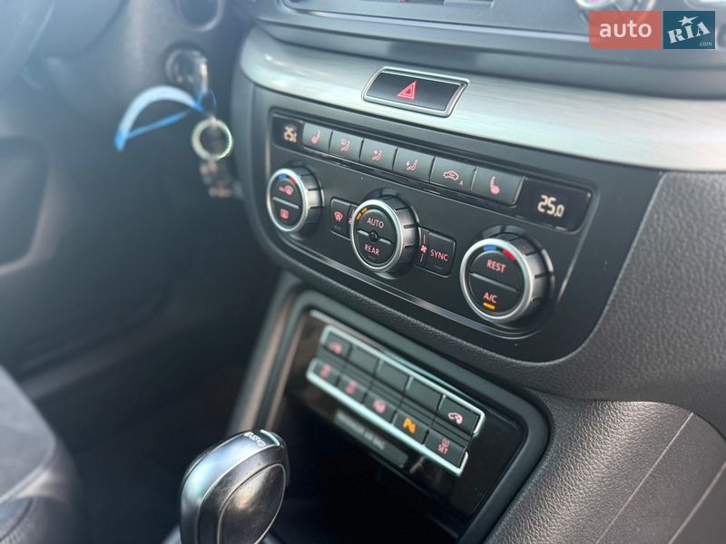 Минивэн Volkswagen Sharan 2014 в Ровно