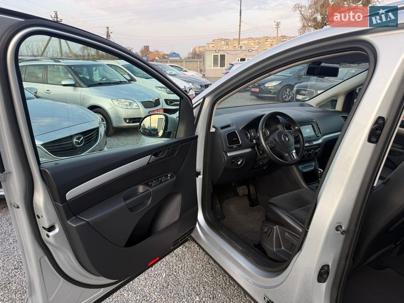 Минивэн Volkswagen Sharan 2014 в Ровно