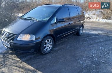 Минивэн Volkswagen Sharan 2001 в Хотине