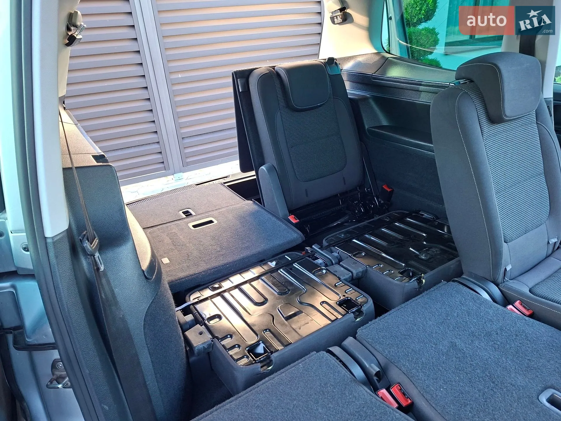 Volkswagen Sharan 2016 VIN WVWZZZ7NZGV217804 фото оголошення 20 з 33