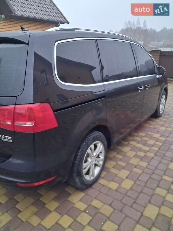 Минивэн Volkswagen Suran 2011 в Сарнах