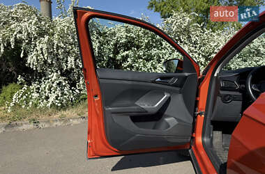 Внедорожник / Кроссовер Volkswagen T-Cross 2021 в 
