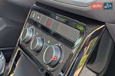 Внедорожник / Кроссовер Volkswagen T-Cross 2024 в 