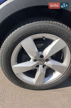 Внедорожник / Кроссовер Volkswagen T-Cross 2020 в 