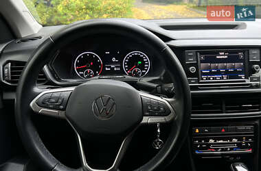 Внедорожник / Кроссовер Volkswagen T-Cross 2022 в 