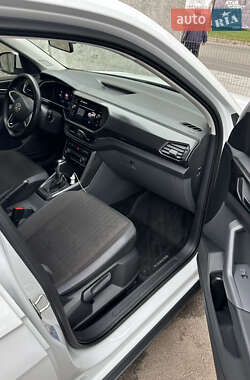 Внедорожник / Кроссовер Volkswagen T-Cross 2021 в 