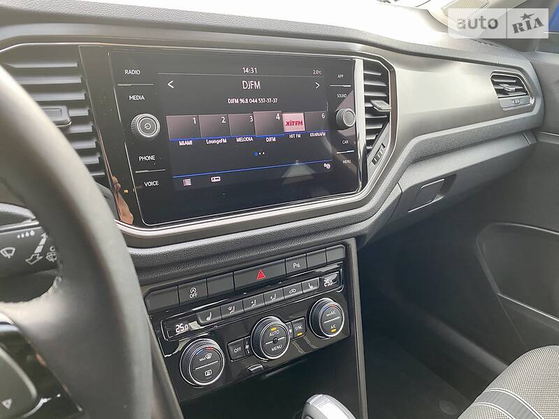 Внедорожник / Кроссовер Volkswagen T-Roc 2019 в Киеве