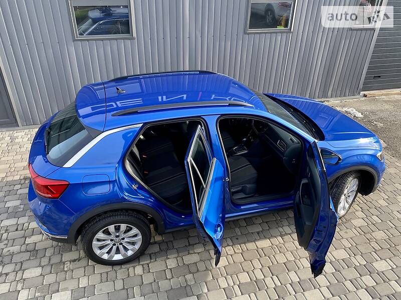 Внедорожник / Кроссовер Volkswagen T-Roc 2019 в Киеве