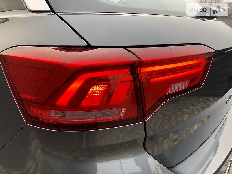Позашляховик / Кросовер Volkswagen T-Roc 2019 в Києві