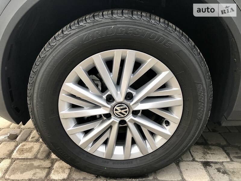 Позашляховик / Кросовер Volkswagen T-Roc 2019 в Києві