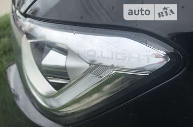 Внедорожник / Кроссовер Volkswagen T-Roc 2022 в 