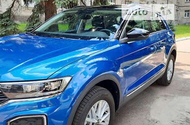 Позашляховик / Кросовер Volkswagen T-Roc 2021 в Києві