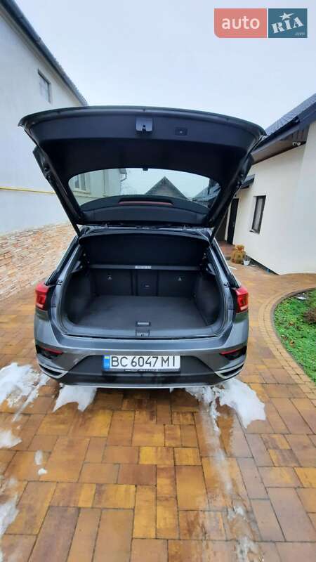 Позашляховик / Кросовер Volkswagen T-Roc 2021 в Львові