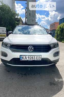Позашляховик / Кросовер Volkswagen T-Roc 2021 в Києві