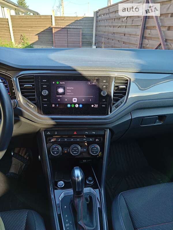 Позашляховик / Кросовер Volkswagen T-Roc 2021 в Харкові