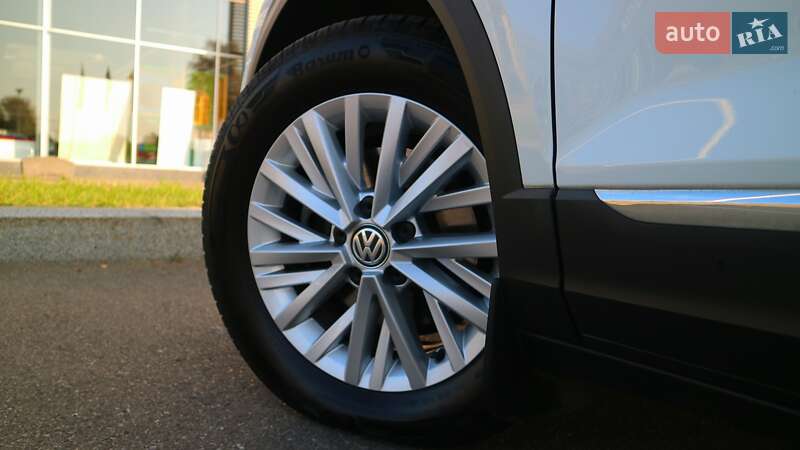 Позашляховик / Кросовер Volkswagen T-Roc 2019 в Києві