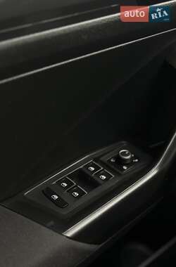 Внедорожник / Кроссовер Volkswagen T-Roc 2019 в 