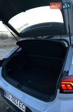 Внедорожник / Кроссовер Volkswagen T-Roc 2019 в 