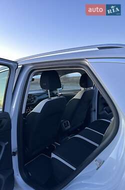 Внедорожник / Кроссовер Volkswagen T-Roc 2019 в 