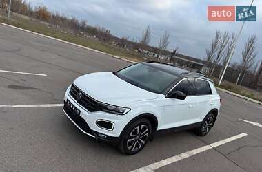 Внедорожник / Кроссовер Volkswagen T-Roc 2019 в Киеве