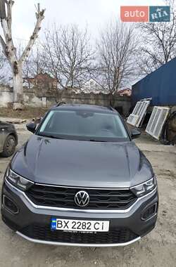 Внедорожник / Кроссовер Volkswagen T-Roc 2021 в Хмельницком