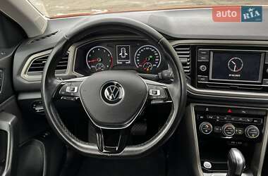 Внедорожник / Кроссовер Volkswagen T-Roc 2020 в 