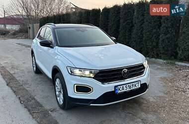 Позашляховик / Кросовер Volkswagen T-Roc 2021 в Києві