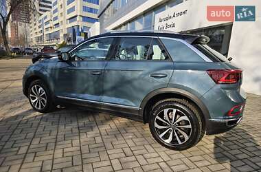 Позашляховик / Кросовер Volkswagen T-Roc 2023 в Києві