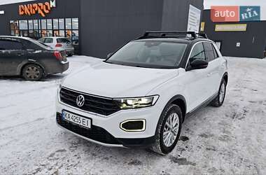 Позашляховик / Кросовер Volkswagen T-Roc 2021 в Києві