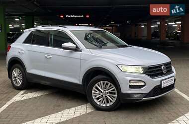 Внедорожник / Кроссовер Volkswagen T-Roc 2019 в Киеве