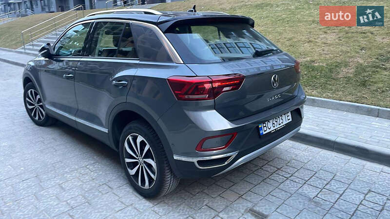 Внедорожник / Кроссовер Volkswagen T-Roc 2024 в Львове