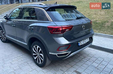 Внедорожник / Кроссовер Volkswagen T-Roc 2024 в Львове