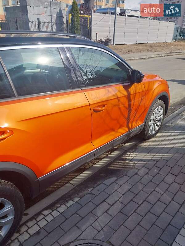 Позашляховик / Кросовер Volkswagen T-Roc 2020 в Києві фото 17 Позашляховик / Кросовер Volkswagen T-Roc 2020 в Києві