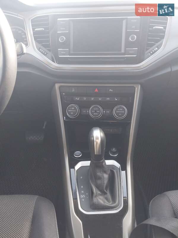 Позашляховик / Кросовер Volkswagen T-Roc 2020 в Києві фото 18 Позашляховик / Кросовер Volkswagen T-Roc 2020 в Києві