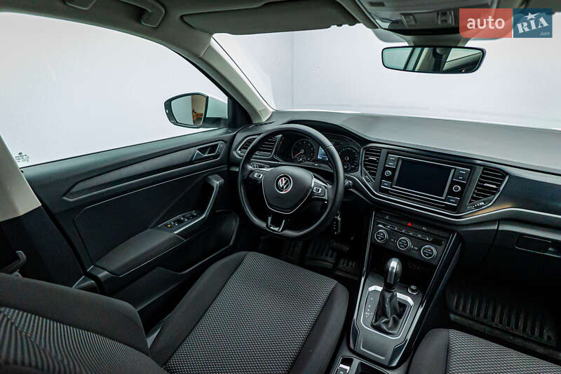 Позашляховик / Кросовер Volkswagen T-Roc 2021 в Києві