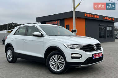 Позашляховик / Кросовер Volkswagen T-Roc 2019 в 