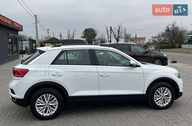 Позашляховик / Кросовер Volkswagen T-Roc 2019 в 