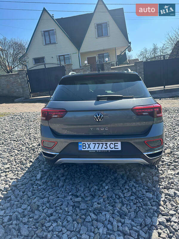 Позашляховик / Кросовер Volkswagen T-Roc 2022 в 