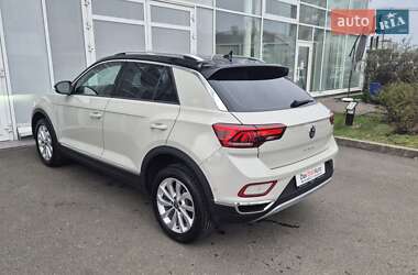 Позашляховик / Кросовер Volkswagen T-Roc 2024 в 