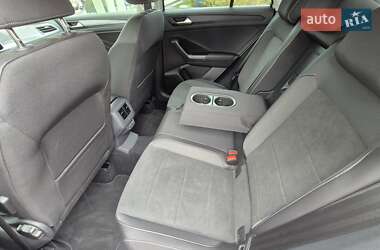 Позашляховик / Кросовер Volkswagen T-Roc 2024 в 