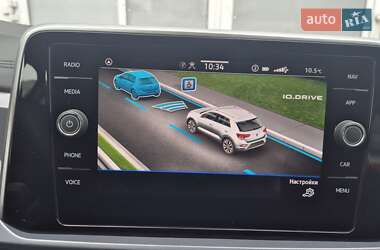 Позашляховик / Кросовер Volkswagen T-Roc 2024 в 
