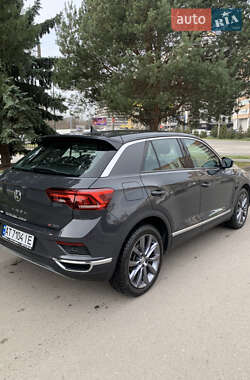 Внедорожник / Кроссовер Volkswagen T-Roc 2018 в 