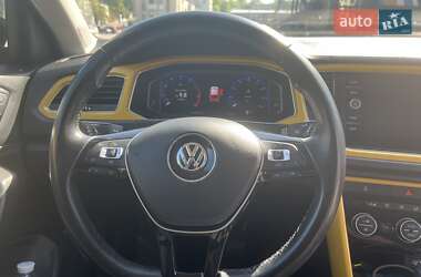Позашляховик / Кросовер Volkswagen T-Roc 2019 в 