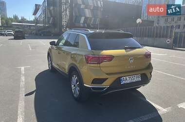 Позашляховик / Кросовер Volkswagen T-Roc 2019 в 