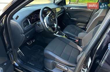 Внедорожник / Кроссовер Volkswagen T-Roc 2021 в 
