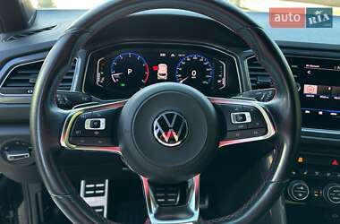 Внедорожник / Кроссовер Volkswagen T-Roc 2021 в 