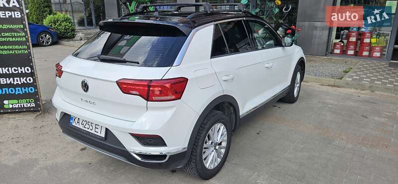 Позашляховик / Кросовер Volkswagen T-Roc 2021 в Києві