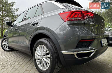Позашляховик / Кросовер Volkswagen T-Roc 2019 в 